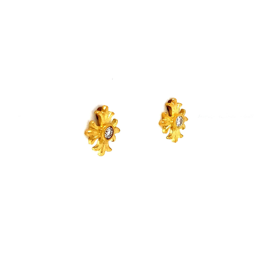 jj marco petite diamond post earrings in 18 kt yellow gold matt finish