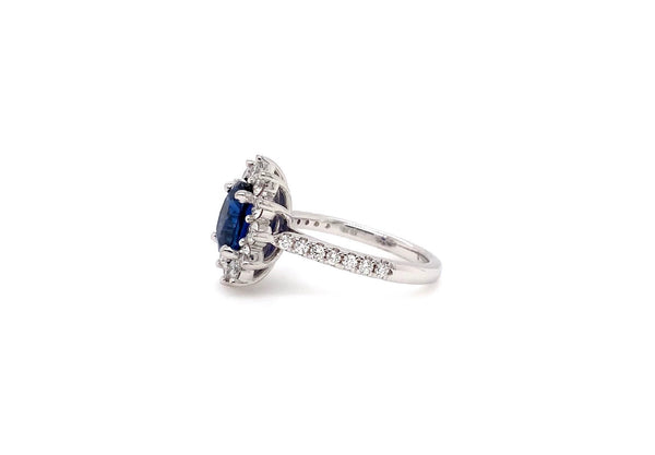 princess diana 2.54 cts oval blue sapphire and diamond ring in 18 kt white gold