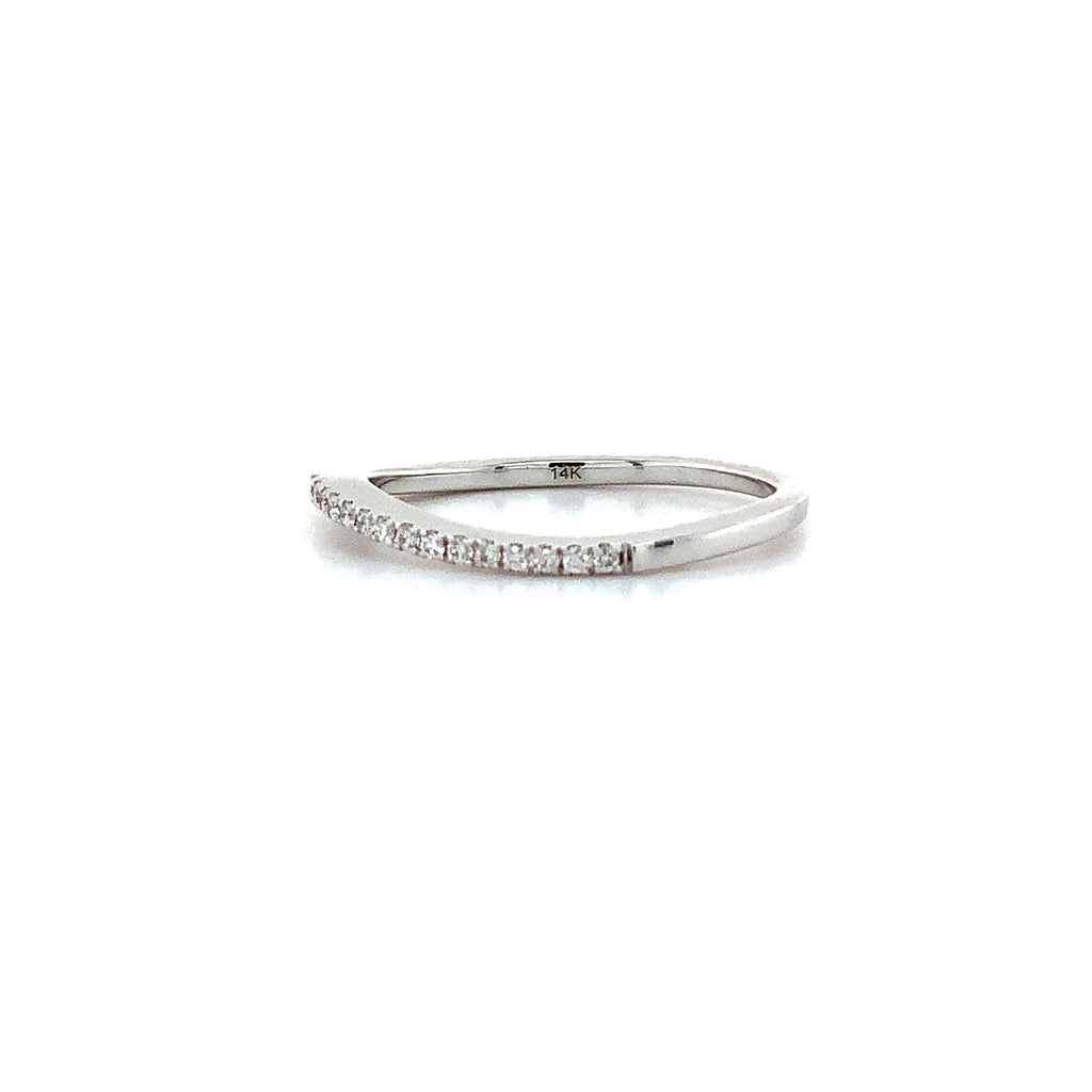 diamond curved wedding band in 14 kt white gold